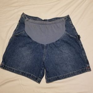 Maternity shorts